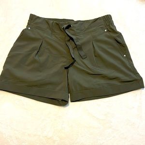 Mondetta Olive Size Medium Ladies Shorts